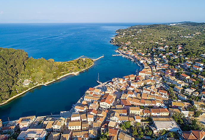 Gaios . - Flora Maisonettes 1 . (Fotogalerie) }}