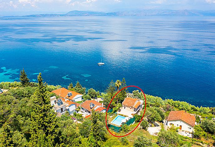 Aerial view showing location of Villa Litsa . - Villa Litsa . (Fotogalerie) }}