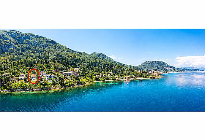 Aerial view showing location of Villa Litsa . - Villa Litsa . (Galleria fotografica) }}