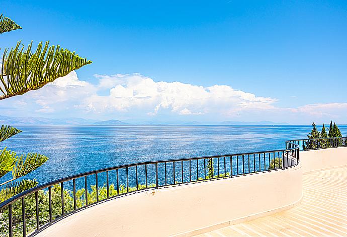 Upper terrace area with panoramic sea views . - Villa Litsa . (Photo Gallery) }}