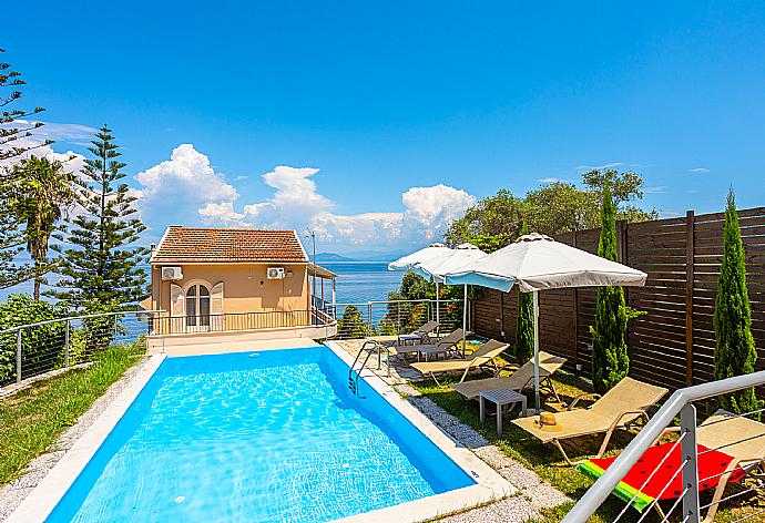 Beautiful villa with private pool and terrace with panoramic sea views . - Villa Litsa . (Galería de imágenes) }}