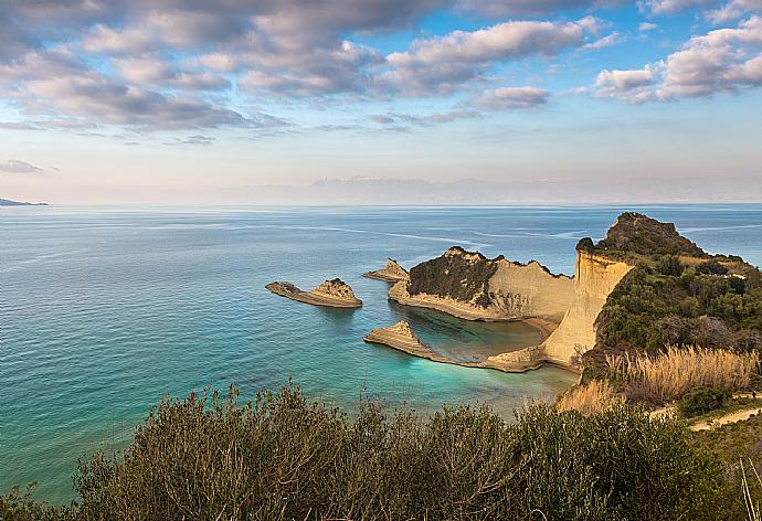 Cape Drastis . - Villa Litsa . (Galería de imágenes) }}