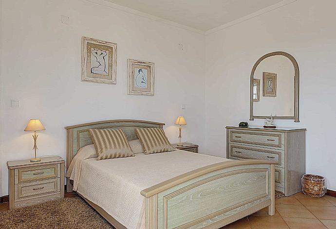 Double bedroom  . - Villa Alto da Boa . (Galería de imágenes) }}