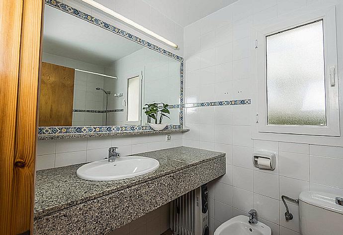 Villa Miguel Bathroom
