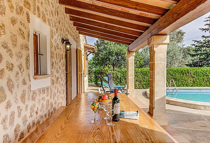 Beautiful villa with private pool, terrace, and lawn . - Villa Ullastre . (Fotogalerie) }}