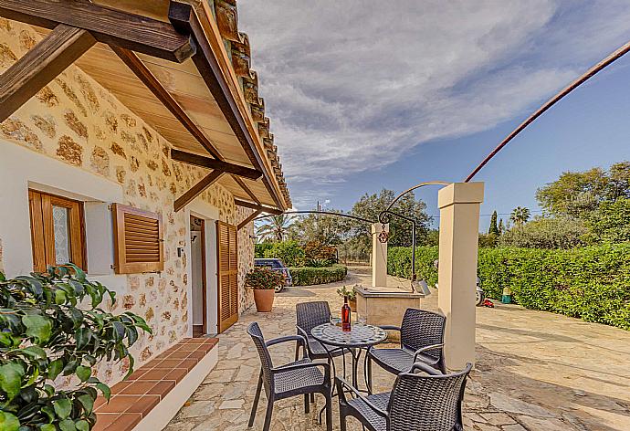 Terrace area . - Villa Ullastre . (Galleria fotografica) }}