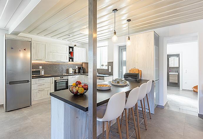 Equipped kitchen . - Villa Constadina . (Fotogalerie) }}