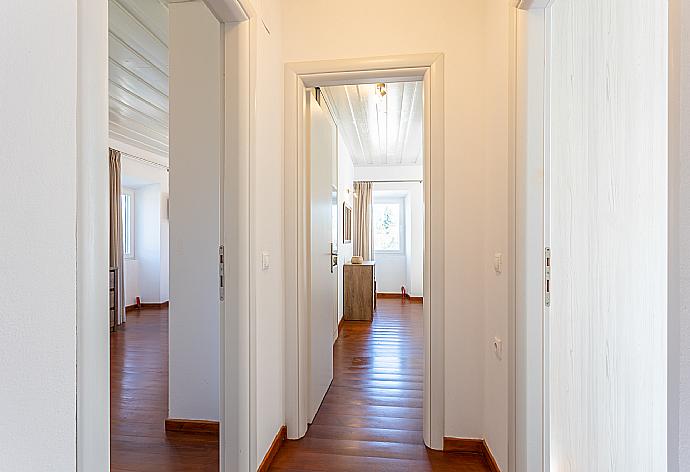Hallway . - Villa Constadina . (Fotogalerie) }}
