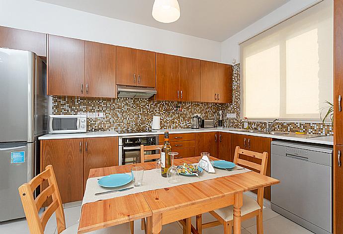 Equipped kitchen . - Villa Faros . (Fotogalerie) }}