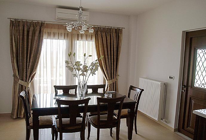 Dining area  . - Villa Maria . (Galería de imágenes) }}