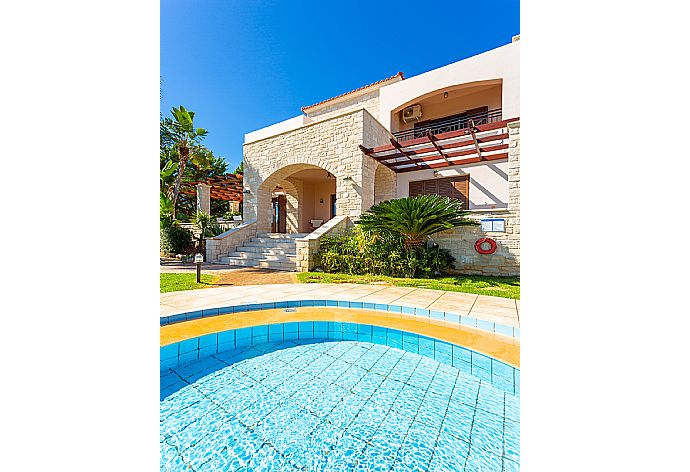 Beautiful villa with private pool, terrace, and large garden . - Villa Maria . (Галерея фотографий) }}