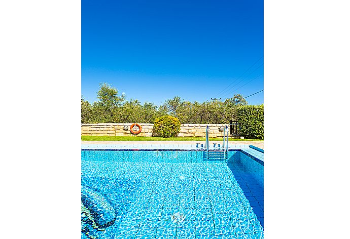 Private pool, terrace, and large garden . - Villa Maria . (Fotogalerie) }}