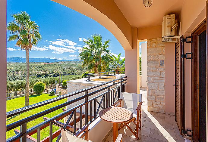 Terrace area with outdoor seating . - Villa Maria . (Fotogalerie) }}