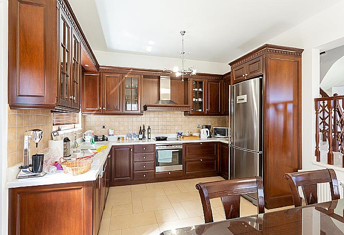  Open-plan, equipped kitchen . - Villa Maria . (Fotogalerie) }}