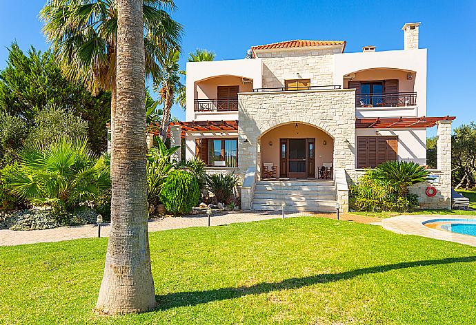 Beautiful villa with private pool, terrace, and large garden . - Villa Maria . (Fotogalerie) }}