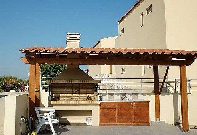 BBQ area  . - Yanni Villa 1 . (Photo Gallery) }}