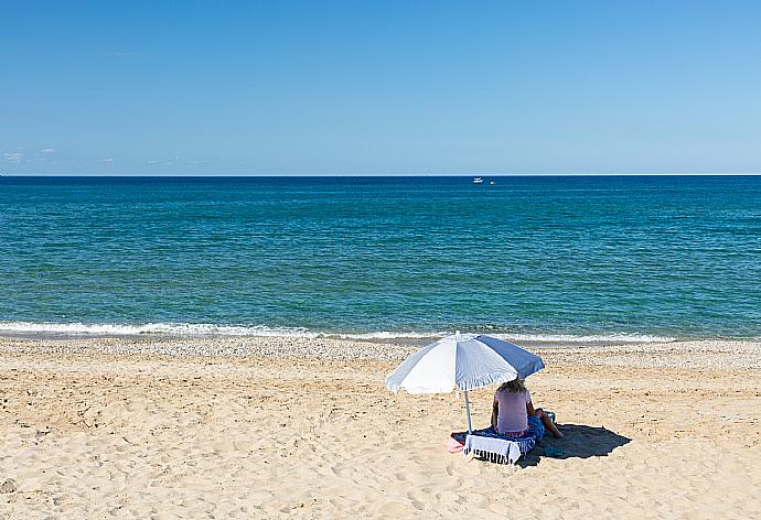 Local beach . - Yanni Villa 1 . (Galerie de photos) }}