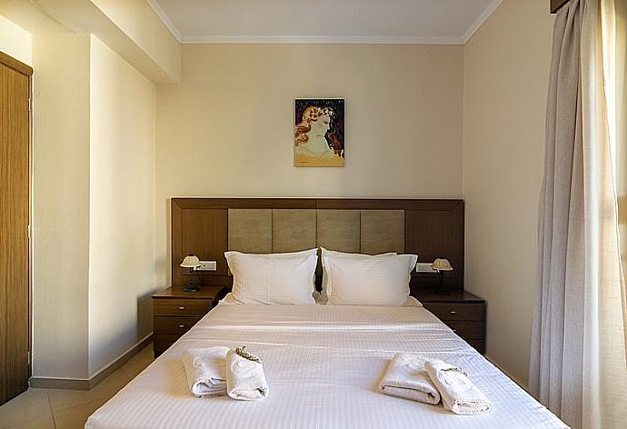 Double bedroom  . - Villa Selini 6 . (Photo Gallery) }}