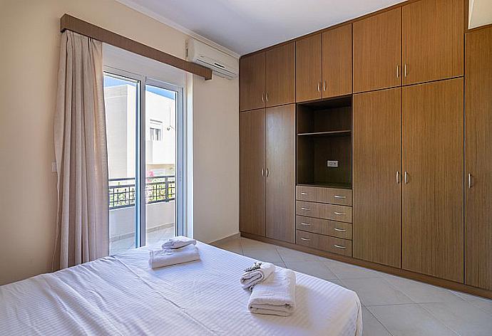 Double bedroom  . - Villa Selini 6 . (Galería de imágenes) }}