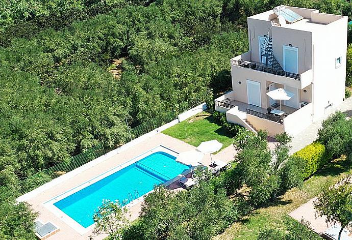 Beautiful villa with private pool, terrace, and lawn . - Villa Selini 4 . (Galería de imágenes) }}