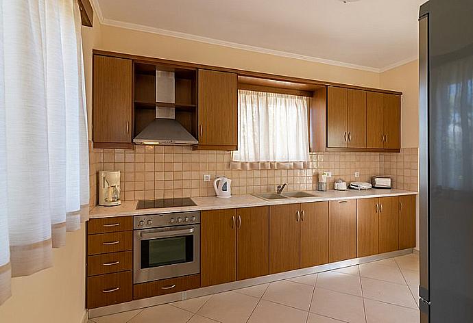 Kitchen  . - Villa Selini 3 . (Photo Gallery) }}