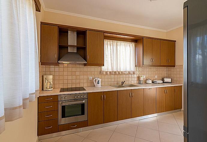 Kitchen  . - Villa Selini 3 . (Fotogalerie) }}