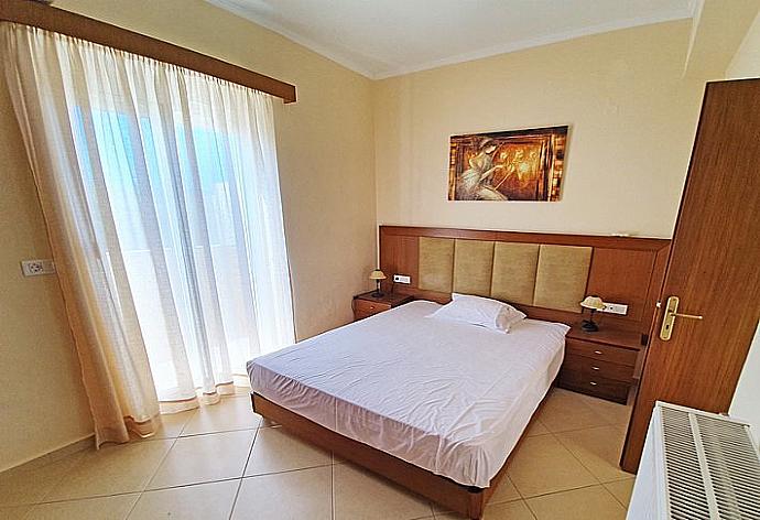 Double bedroom . - Villa Selini 3 . (Photo Gallery) }}