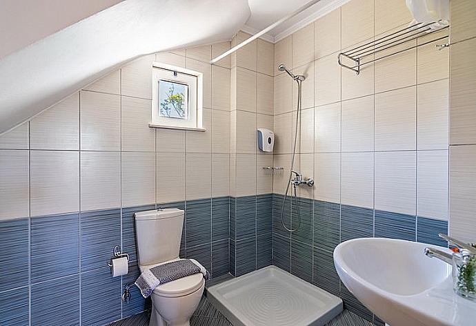 Bathroom . - Villa Selini 2 . (Fotogalerie) }}