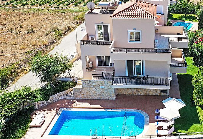 ,Beautiful villa with private pool, terrace, and lawn . - Villa Selini 1 . (Galería de imágenes) }}