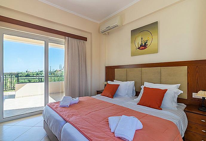 Double bedroom . - Villa Selini 1 . (Photo Gallery) }}