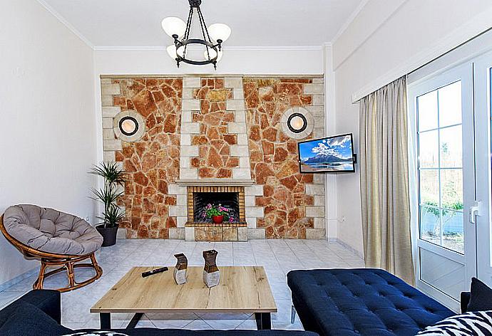 Living room . - Platanias Villa Spyros . (Photo Gallery) }}