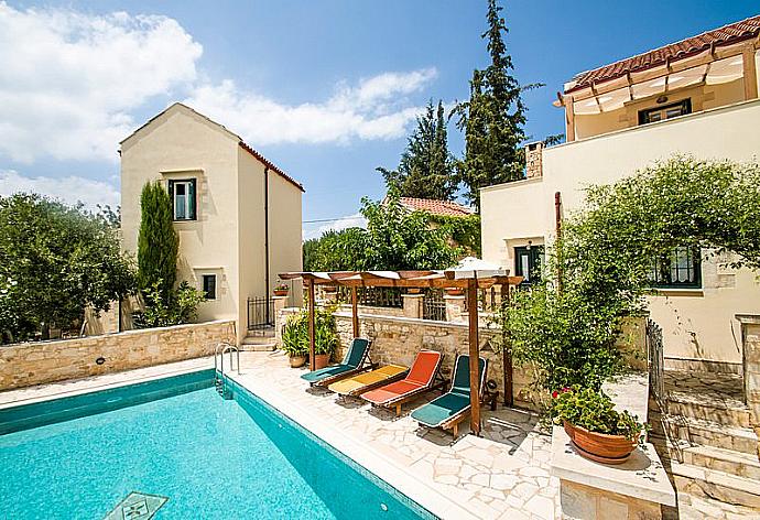 Beautiful villa with private pool terrace  . - Villa Helianthos 1 . (Galerie de photos) }}