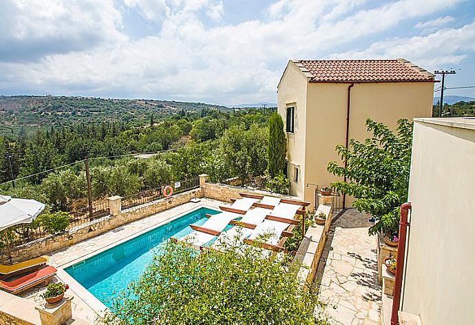 Beautiful Villa with private pool . - Villa Helianthos 2 . (Galerie de photos) }}