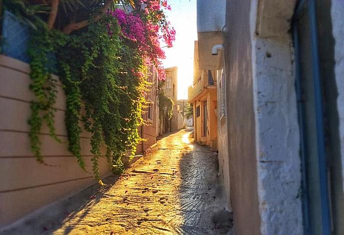 Local streets . - Athena Villa . (Photo Gallery) }}