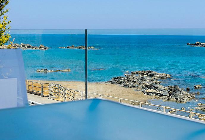 Outdoor dining area with beautiful sea view . - Sonja Apartment 2 . (Galleria fotografica) }}