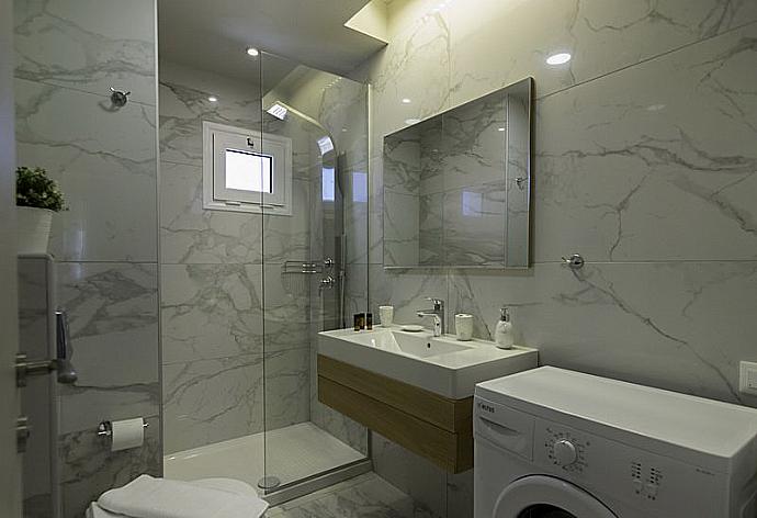 Bathroom with shower . - Sonja Superior Apartment 3 . (Photo Gallery) }}