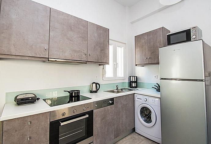 Equipped kitchen . - Mare Civitas Duo Apartment . (Photo Gallery) }}