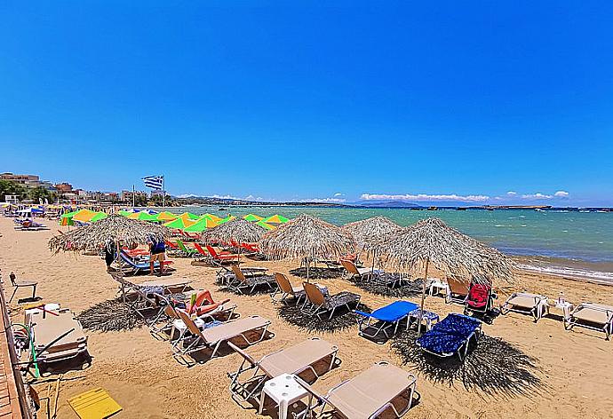 Local beach . - Mare Civitas Duo Apartment . (Photo Gallery) }}