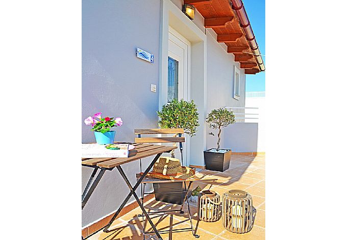 Balcony with outdoor seating . - Mare Civitas Penthouse . (Fotogalerie) }}