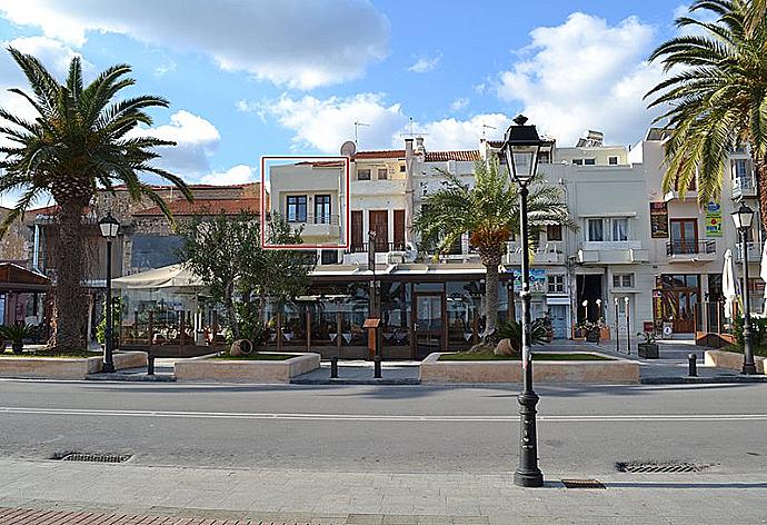 Front view of the apartment  . - Lydias Maisonette . (Galerie de photos) }}