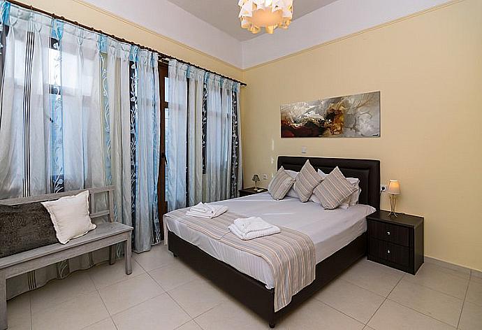 Double bedroom . - Lydias Maisonette . (Photo Gallery) }}