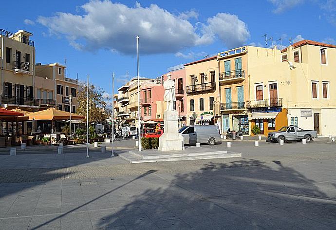 Local street  . - Lydias Maisonette . (Galerie de photos) }}