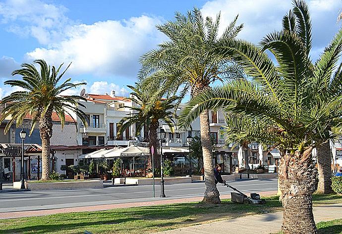 Local street  . - Lydias Maisonette . (Fotogalerie) }}