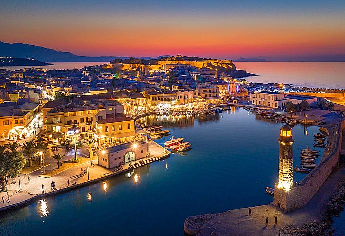 Rethymno at night . - Lydias Maisonette . (Galleria fotografica) }}