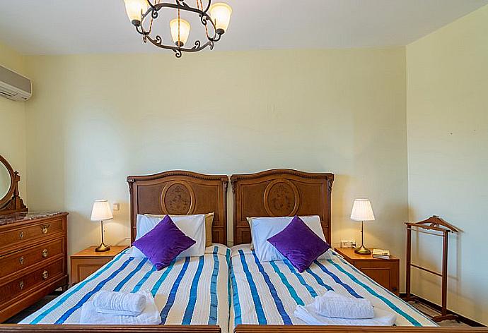 Twin bedroom with terrace access and AC . - Villa Lodovico . (Photo Gallery) }}