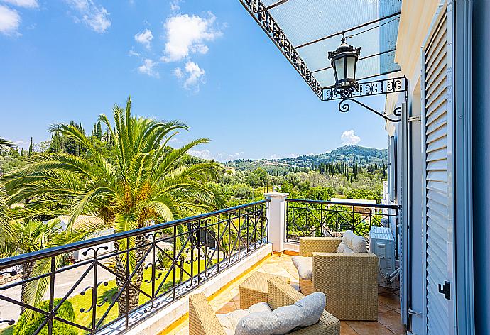 Balcony . - Villa Golden Tiara . (Galleria fotografica) }}