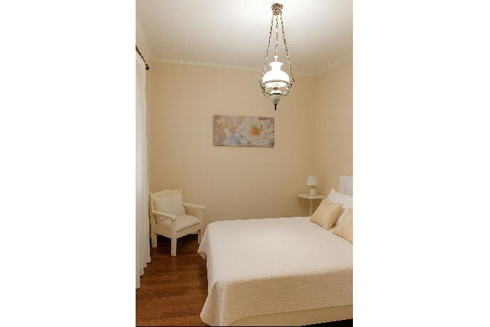  . - Villa Golden Tiara . (Галерея фотографий) }}