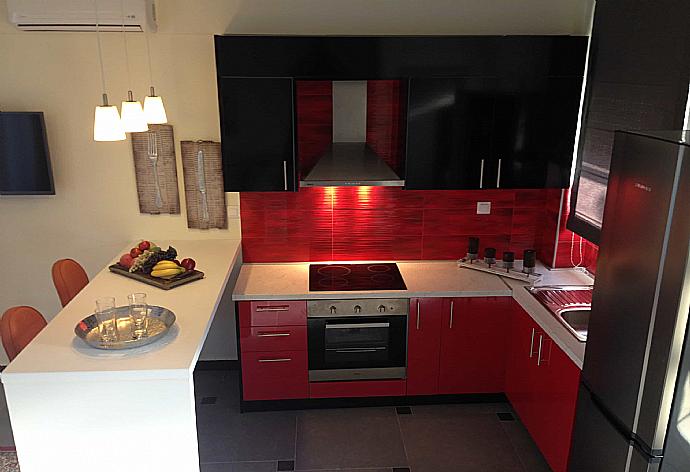 Equipped kitchen with dining area . - Spa Villa . (Galería de imágenes) }}