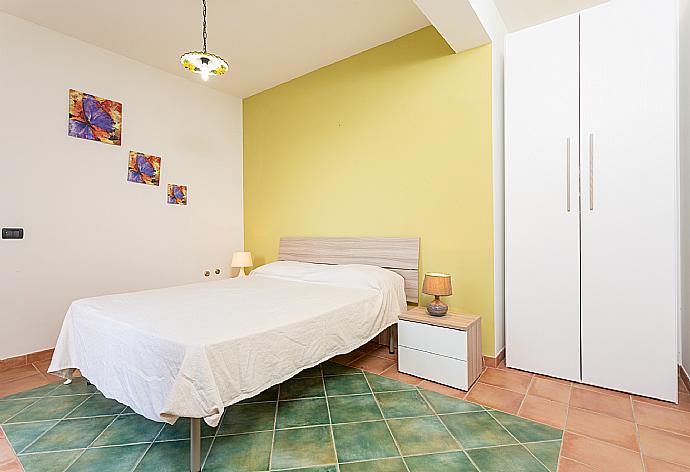 Double bedroom . - Villa Gamma . (Fotogalerie) }}