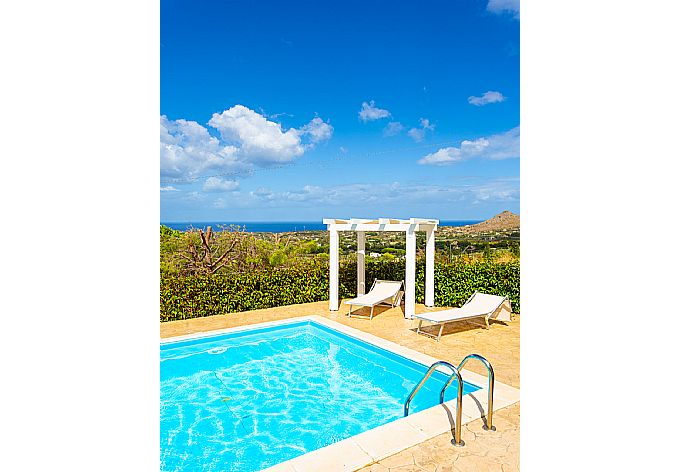 Private pool and terrace with sea views . - Villa Beta . (Photo Gallery) }}